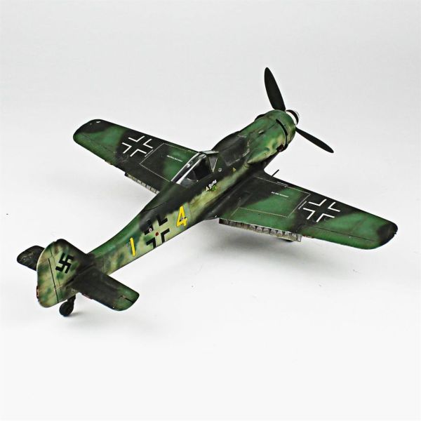 QD106 1/32 Ölçek, Focke-Wulf 190 D Sergilemeye Hazır Plastik Uçak Maketi