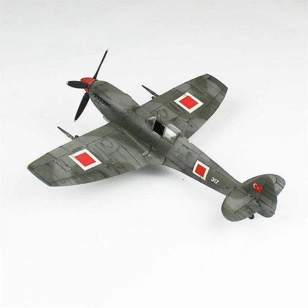 QD113 1/48 Ölçek, Spitfire Mk.IXC Sergilemeye Hazır Plastik Uçak Maketi