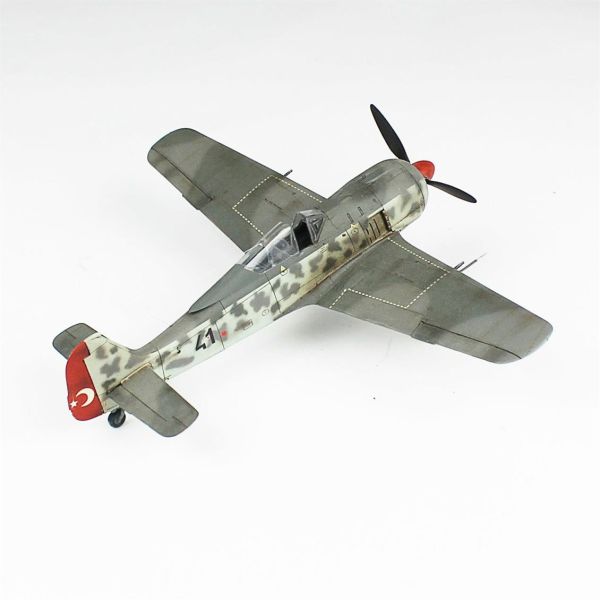 QD117 1/48 Ölçek, Focke-Wulf 190 A-3 Sergilemeye Hazır Plastik Uçak Maketi