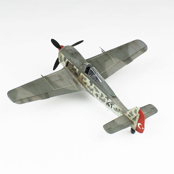 QD117 1/48 Ölçek, Focke-Wulf 190 A-3 Sergilemeye Hazır Plastik Uçak Maketi