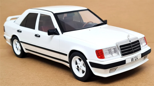 Mcg 81343 1/18 Ölçek, Mercedes Benz W124, Tuning-White, Sergilemeye Hazır Metal Araba Modeli