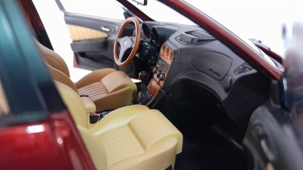 Mitica 968 1/18 Ölçek, Alfa Romeo 156 2.5V6 24V 1997, Rosso Proteo Metallic, Sergilemeye Hazır Metal Araba Modeli
