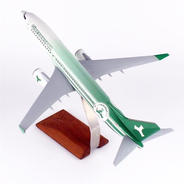 THY001 1/100 Ölçek, THY Giresun Spor Logolu B737-800 Yolcu Uçağı, Sergilemeye Hazır Ahşap Standlı Model