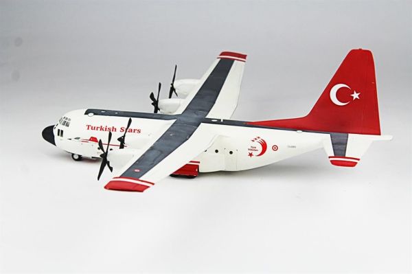 QD138 1/144 Ölçek, C-130 E Hercules Sergilemeye Hazır Plastik Uçak Maketi