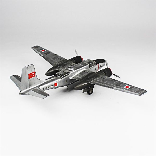 QD141 1/48 Ölçek, A-26B Invader Sergilemeye Hazır Plastik Uçak Maketi