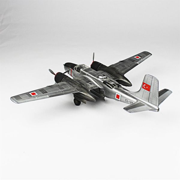 QD141 1/48 Ölçek, A-26B Invader Sergilemeye Hazır Plastik Uçak Maketi