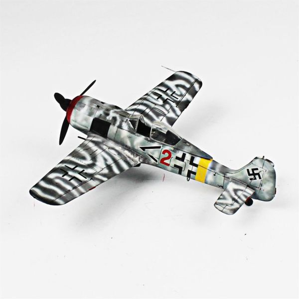 QD037 1/48 Ölçek, Focke-Wulf 190 A-8 Sergilemeye Hazır Plastik Uçak Maketi