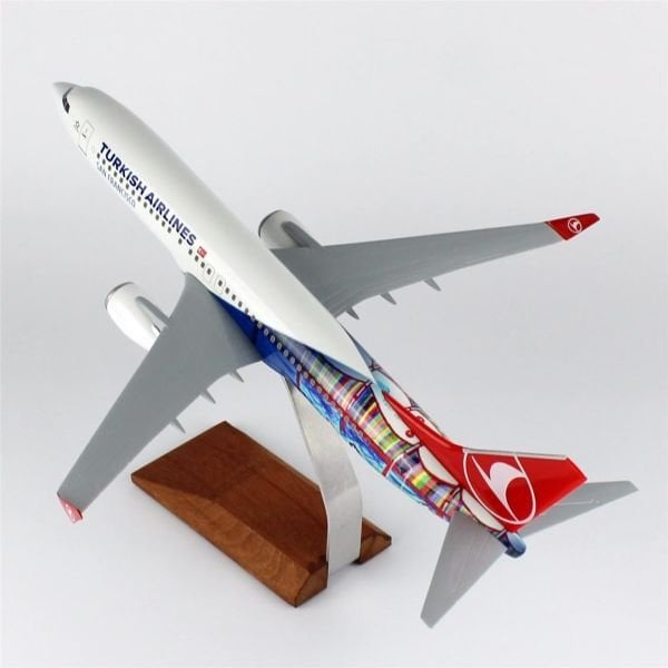 THY015 1/100 Ölçek, THY San Francisco Logolu B737-800 Yolcu Uçağı, Sergilemeye Hazır Ahşap Standlı Model