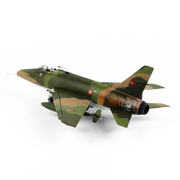 QD173 1/48 Ölçek, F 100C Super Sabre 131. Filo Kıbrıs Barış Harekatı, Sergilemeye Hazır Plastik Uçak Modeli