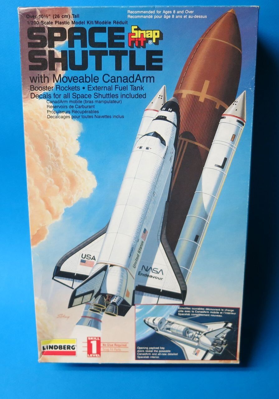 SPACE SHUTTLE WITH FUEL TANKS