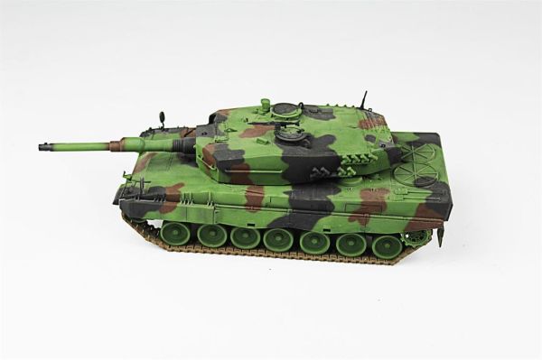 QD210 1/35 Ölçek, Leopard 2A4, Esci, Sergilemeye Hazır Plastik Tank Maketi