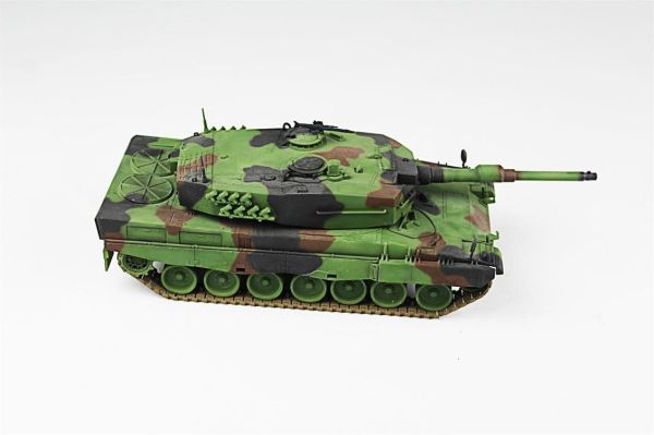 QD210 1/35 Ölçek, Leopard 2A4, Esci, Sergilemeye Hazır Plastik Tank Maketi