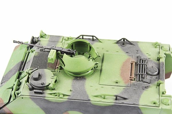 QD220 1/35 Ölçek, M113A2 12,7 mm. Kuleli, Tamiya, Sergilemeye Hazır Plastik Tank Maketi