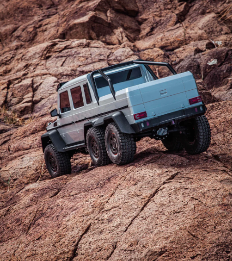 KM Traction Hobby 1/8 BG630 6x6 Mercedes Benz G63 RC Crawler