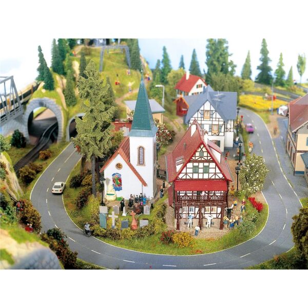 Noch 81600 1/87 Ölçek, (Rosenheim) Hazır Diorama Zemini 160 x 100 x 23.5(H) cm.