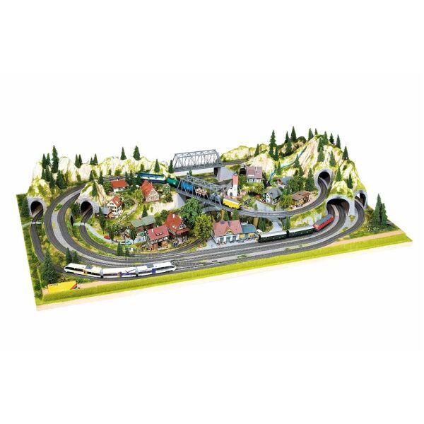 Noch 81610 1/87 Ölçek, (Mittenwald) Hazır Diorama Zemini 200 x 120 x 41(H) cm.