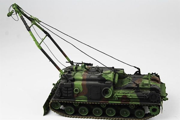 QD227 1/35 Ölçek, M88 Bergepanzer / afv club Sergilemeye Hazır Plastik Tank Maketi