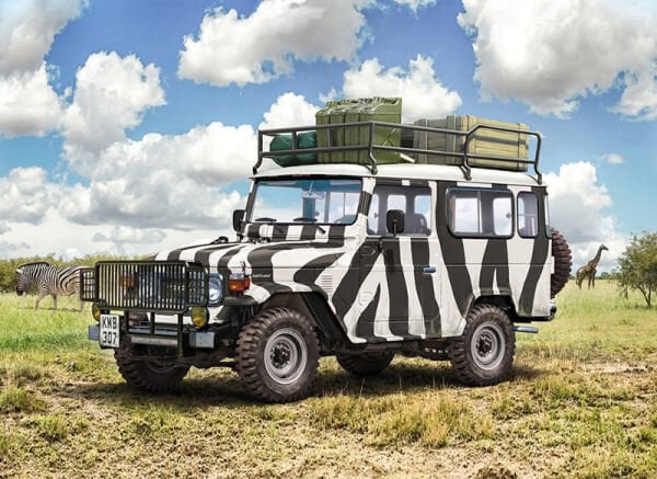 CAR LAND CRUISER SAFARI