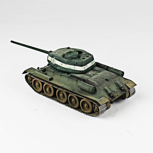 QD244 1/35 Ölçek, T-34/85, Tamiya, Sergilemeye Hazır Plastik Tank Maketi