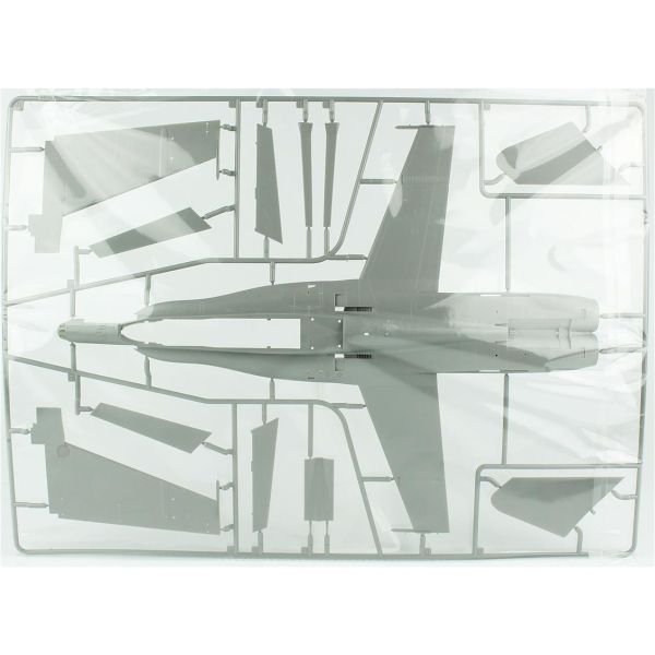 Kinetic K48088 1/48 Ölçek, F/A-18A/C/D (Aggressor VFC-12 & VFA-204) Savaş Uçağı, Plastik Model kiti