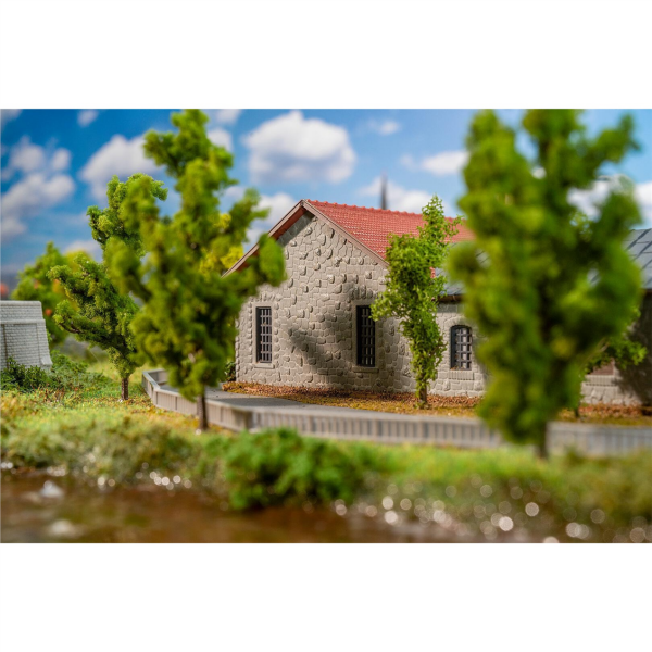 Faller 212106 1/160 Ölçek, Atölyeside olan Çift Hatlı Lokomotif Evi, Plastik Model Kiti