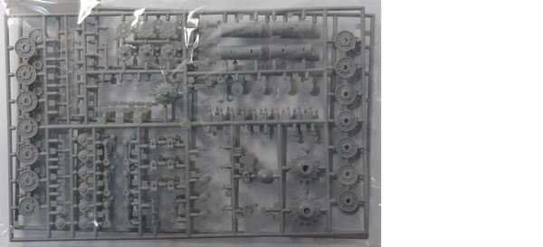 Dragon 6537 1/35 Ölçek, Js-2 Stalin II (3 in 1) ve Sovyet Tank Sürücüleri Plastik Model Kiti