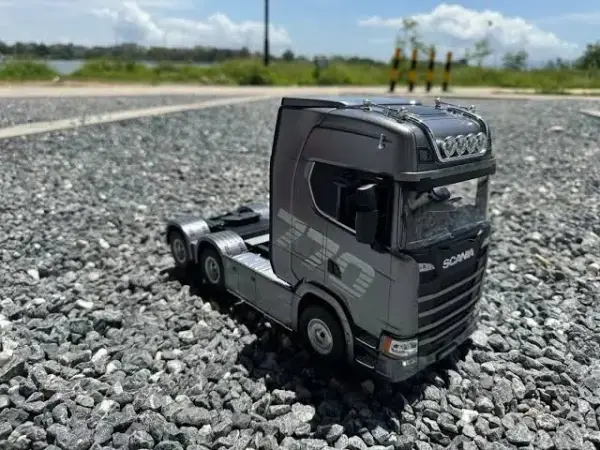 Huina Scania 770S RC Truck 1/18 RTR Gri