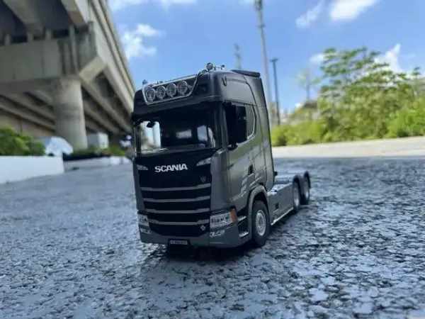 Huina Scania 770S RC Truck 1/18 RTR Gri