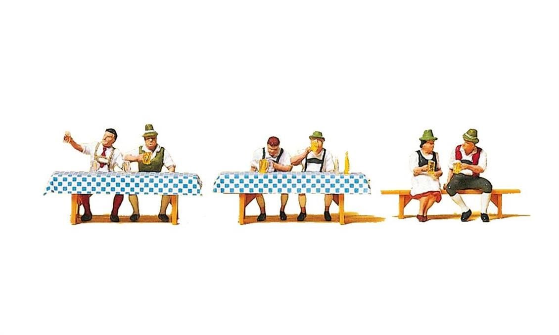 Preiser 10447 1/87 Ölçek, Oktoberfest Masaları ve Ziyaretçileri, Boyanmış Plastik Figürleri, 6 Adet