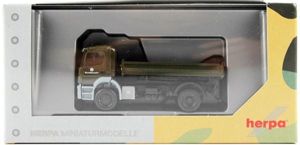 Herpa 746946 1/87 Ölçek, MB Axor Düz ve Damper Kasalı Kamyon, Askeri Yeşil, Sergilemeye Hazır Model Araç