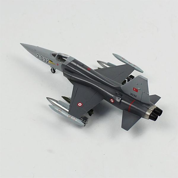 QD158 1/72 Ölçek, NF-5A Freedom Fighter EX KLU, F16 TuAF Şemalı Sergilemeye Hazır Plastik Uçak Maketi