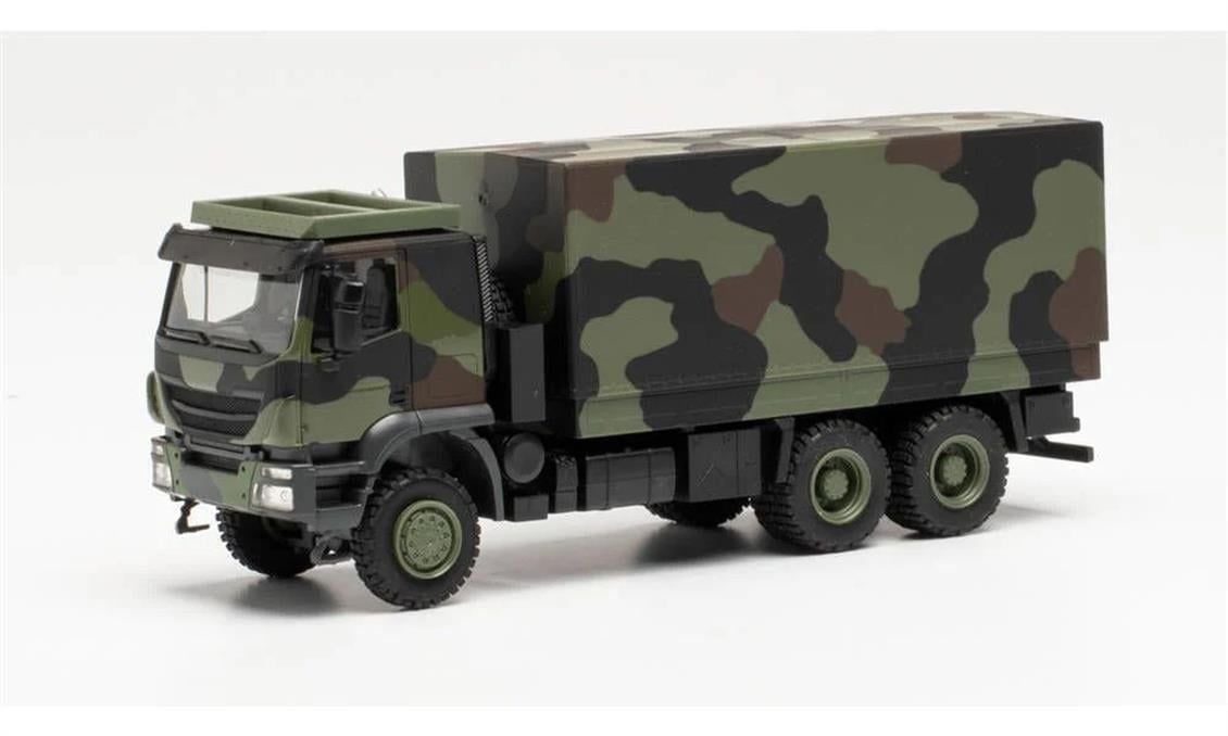 Herpa 746786 1/87 Ölçek, IVeco Trakker Kapalı Kasalı Kamyon, Kamuflaj, Sergilemeye Hazır Model Araç