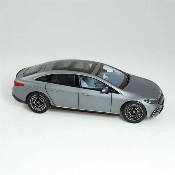 NZG PM10200052 1/18 Ölçek, Mercedes-Benz EQS, Selenit Gri, Sergilemeye Hazır Metal Araba Modeli