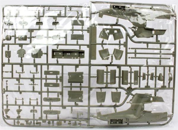 Kitty Hawk 80125 1/48 Ölçek, AH-1Z Viper (Version 2.0) Askeri Helikopter ve 2 Resin Figür, Plastik Model kiti
