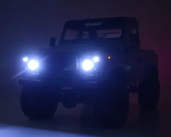 RC4WD Gelande II RTR 1/10 Scale Crawler w/2015 Land Rover Defender D90 Pick-Up