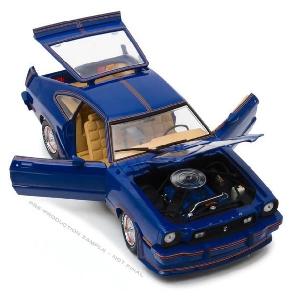 Greenlight 13507 1/18 Ölçek, Ford Mustang Kral Kobra, Mavi-Kırmızı-Altın, Sergilemeye Hazır Metal Araba Modeli