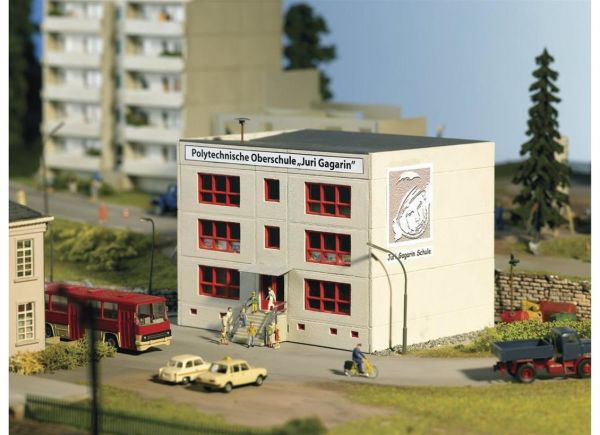 Piko 61150 1/87 Ölçek, Okul Binası, Plastik Model Kiti