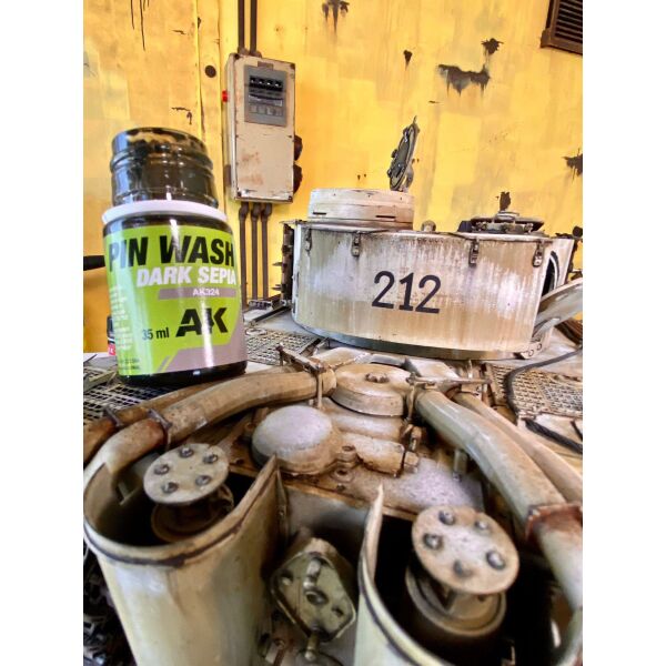 AK 325 35 ml. Koyu Toprak Rengi, Eskitme Efekti, PIN Wash Serisi Enamel Model Boyası