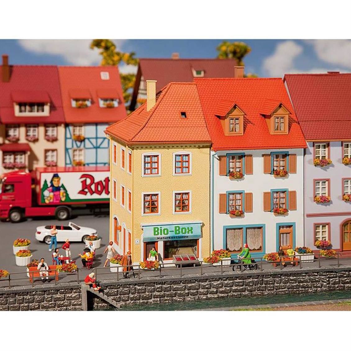 Faller 130496 1/87 Ölçek, Kasaba Apartmanı ( 2 Adet ), Plastik Model Kiti