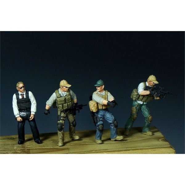 Trumpeter 00420 1/35 Ölçek, PMC-VIP Koruma Tim Irak'ta Figürleri Plastik Model Kiti