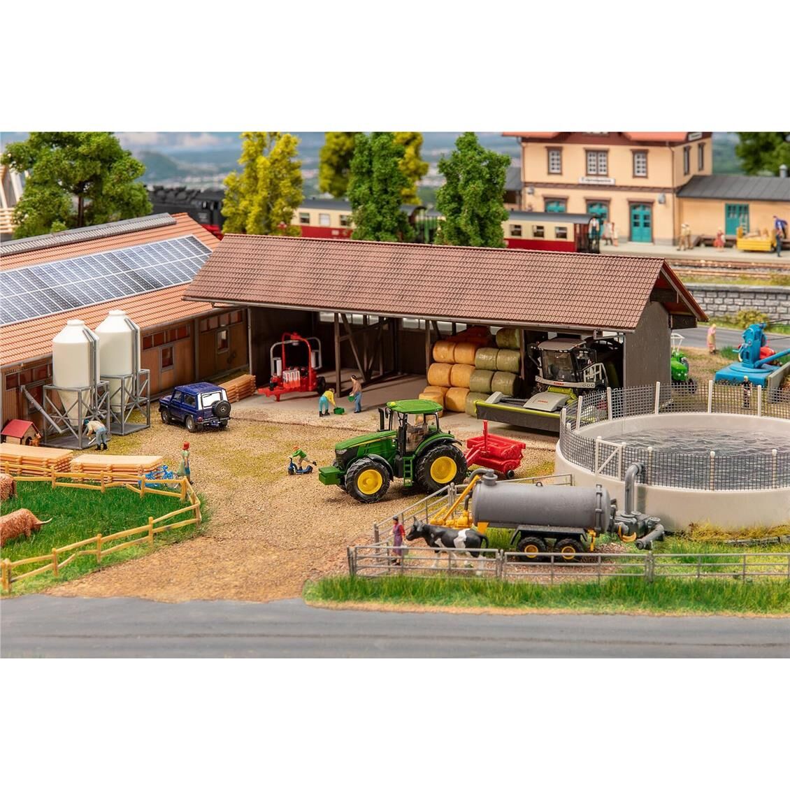 Faller 130584 1/87 Ölçek, Ekipman Barakası, Gübre Çukuru ve Yem Siloları, Plastik Model Kiti