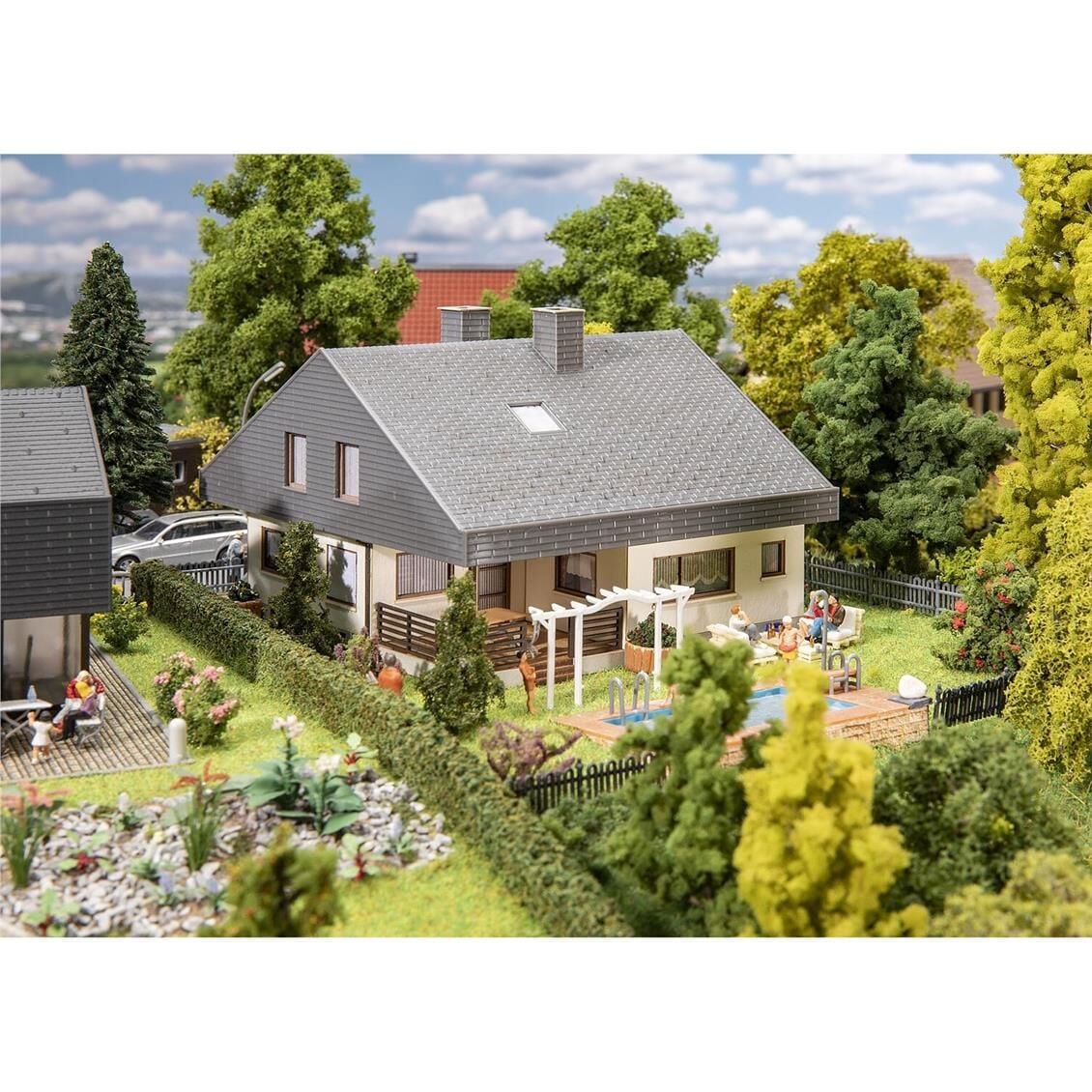 Faller 130644 1/87 Ölçek, Teraslı Bungalow Ev, Plastik Model Kiti