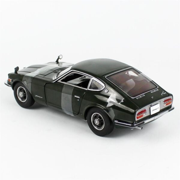 Sunstar 3514 1/18 Ölçek, 1970 Fairlady Z (S30), Koyu Yeşil, Sergilemeye Hazır Metal Ralli Araba Modeli