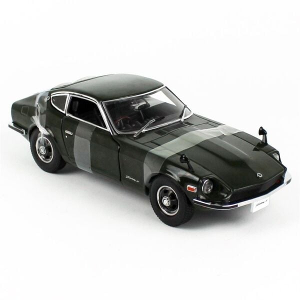 Sunstar 3514 1/18 Ölçek, 1970 Fairlady Z (S30), Koyu Yeşil, Sergilemeye Hazır Metal Ralli Araba Modeli