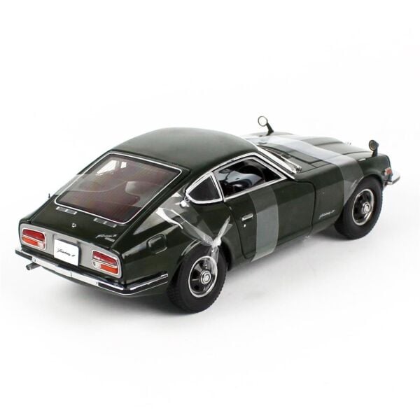 Sunstar 3514 1/18 Ölçek, 1970 Fairlady Z (S30), Koyu Yeşil, Sergilemeye Hazır Metal Ralli Araba Modeli
