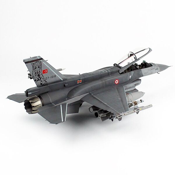 QD177 1/32 Ölçek, F-16D B50+ Pars Filo, Sergilemeye Hazır Savaşl Uçağı Modeli 2 F16
